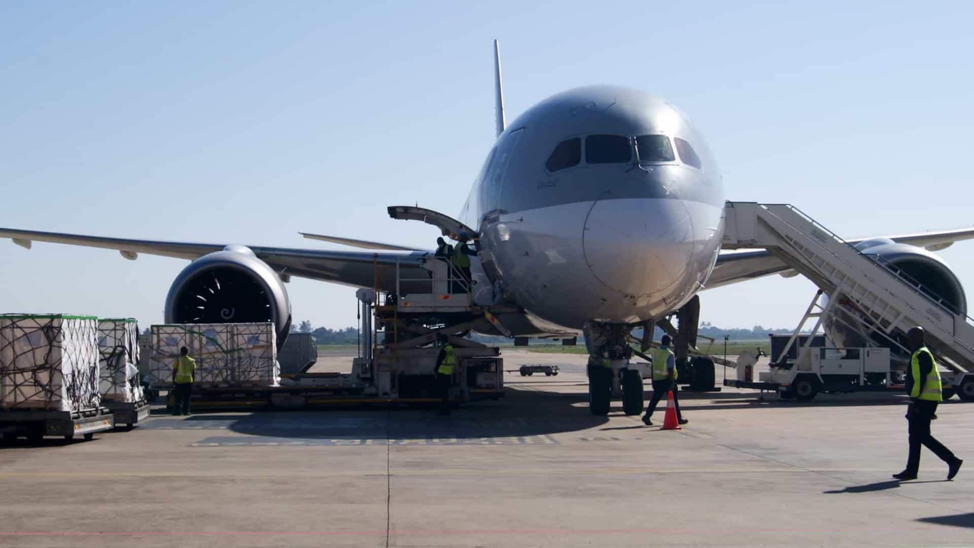 Portugal entrega mais vacinas a Moçambique e supera o meio milhão