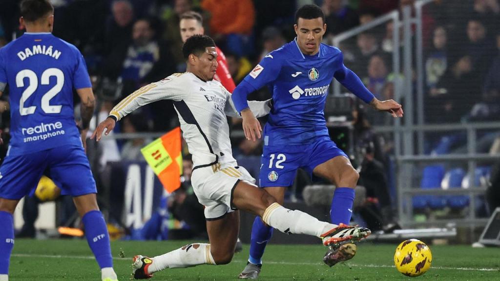 Jude Bellingham e Mason Greenwood (Photo by PIERRE-PHILIPPE MARCOU/AFP via Getty Images)