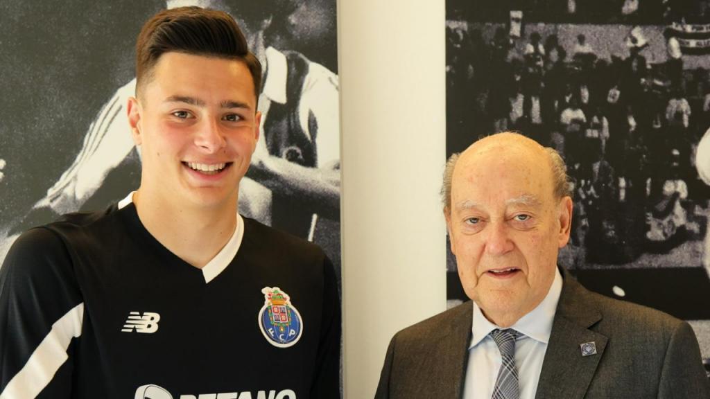 Diogo Fernandes renova com o FC Porto (FOTO: FC Porto)