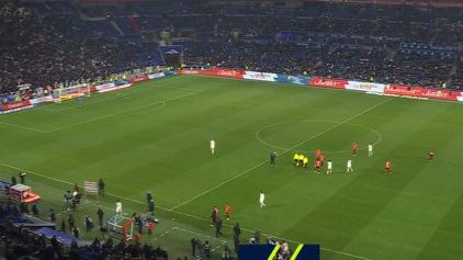 VÍDEO: Assobiadela monumental ao Lyon