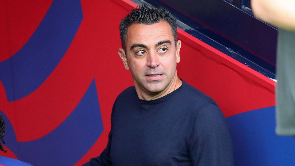 Xavi teve conhecimento da saída do Barcelona... no hospital