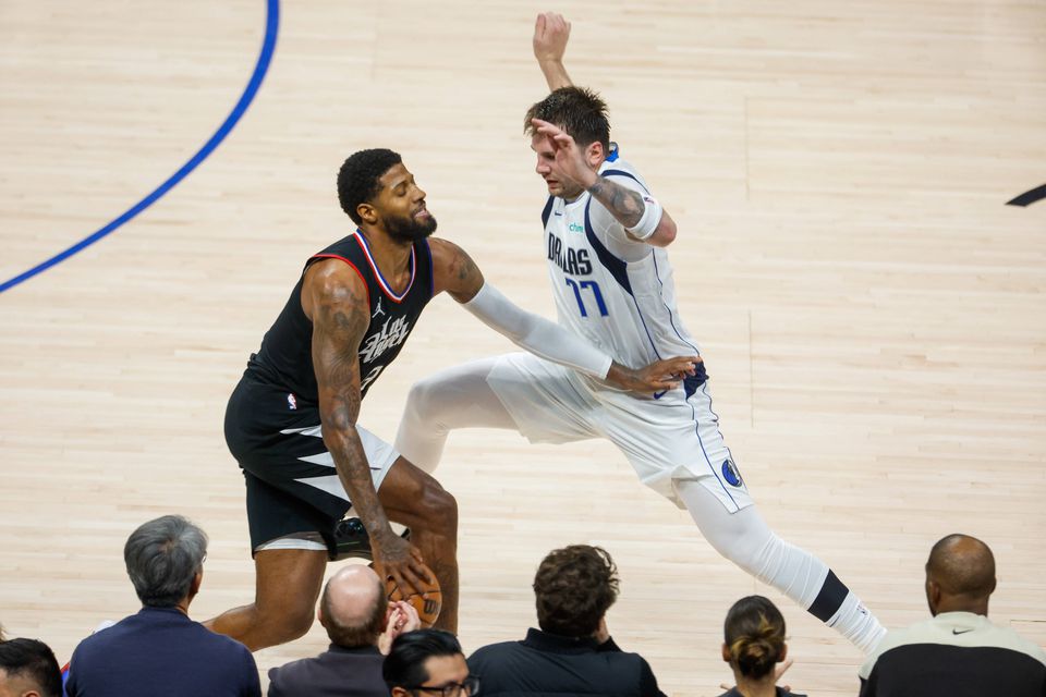 Mavericks ganham à defesa, Suns quase fora, Haliburton a brilhar