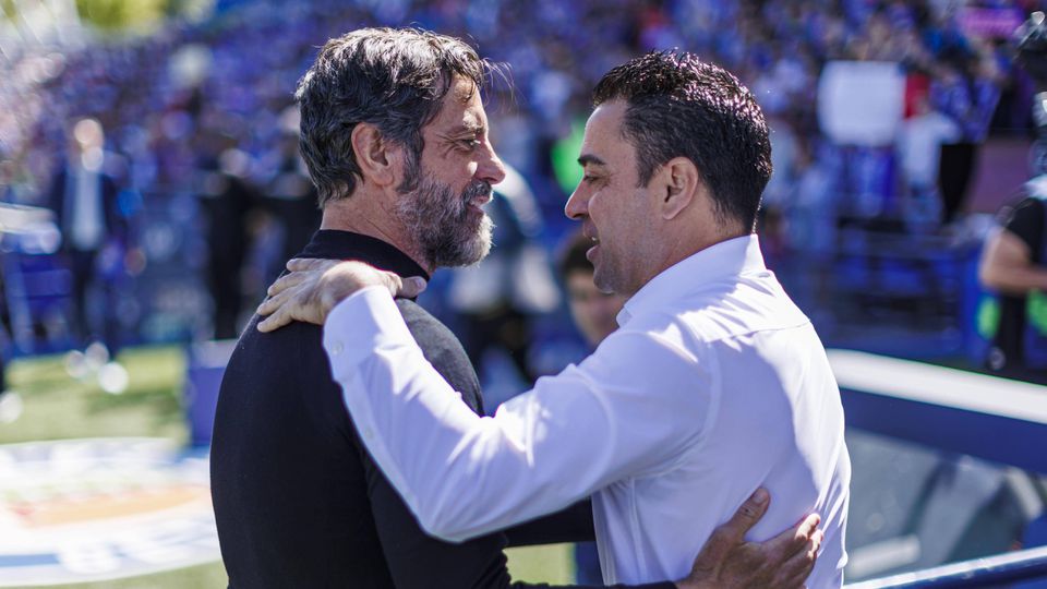 Quique reage ao despedimento de Xavi: «Que mal o Barcelona trata as suas lendas»