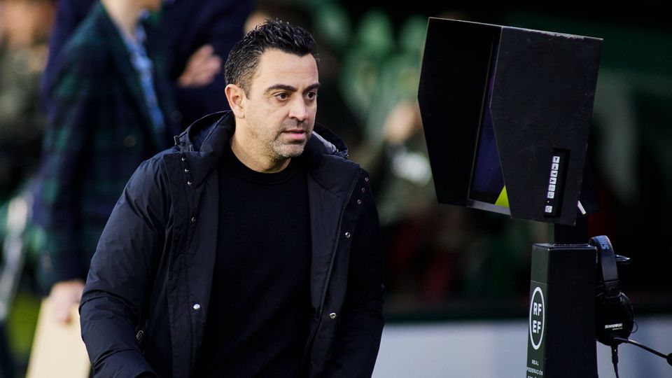 Xavi: «É cruel treinar o Barcelona»