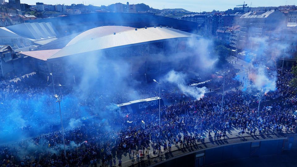 Deportivo sobe à La Liga 2 em jogo histórico