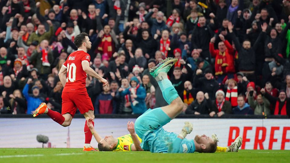 Taça de Inglaterra: Darwin e Diogo Jota marcam e Liverpool segue em frente