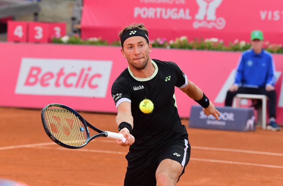 Estoril Open: Ruud 'despacha' Fucsovics em 71 minutos e está na 'meias'