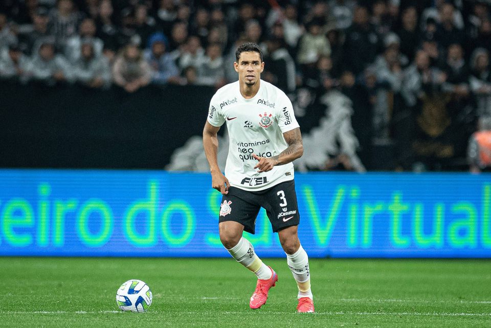 Corinthians desmente versão de Lucas Veríssimo e apresenta provas