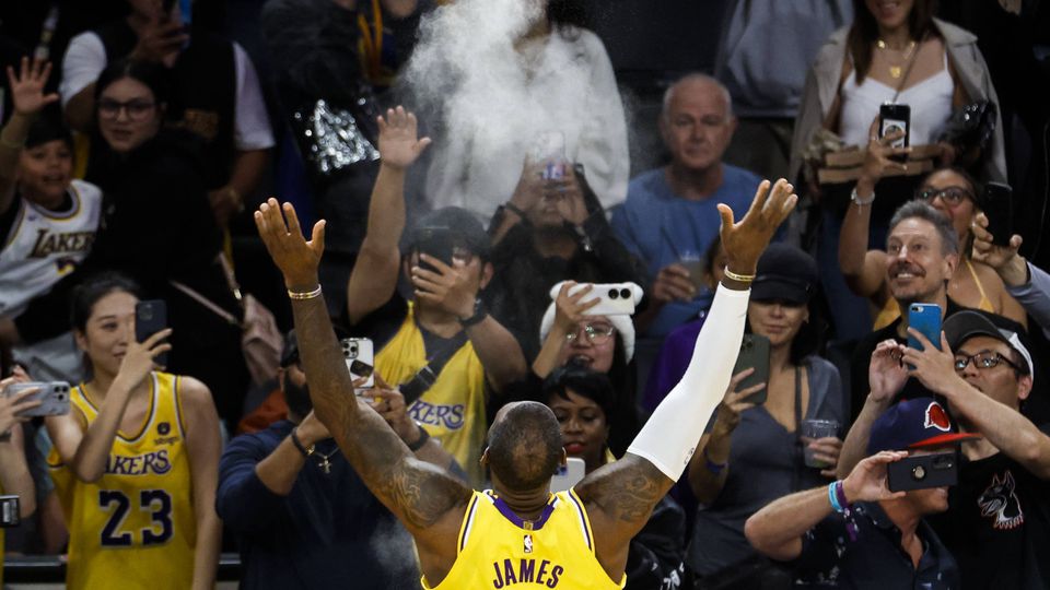 LeBron e o fim de carreira: «Não vou jogar mais 21 anos, isso é certo!»