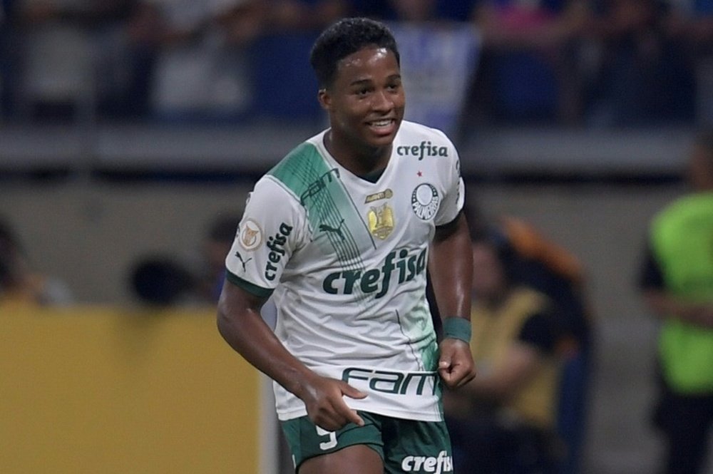 Endrick com a camisa do Verdão. EFE