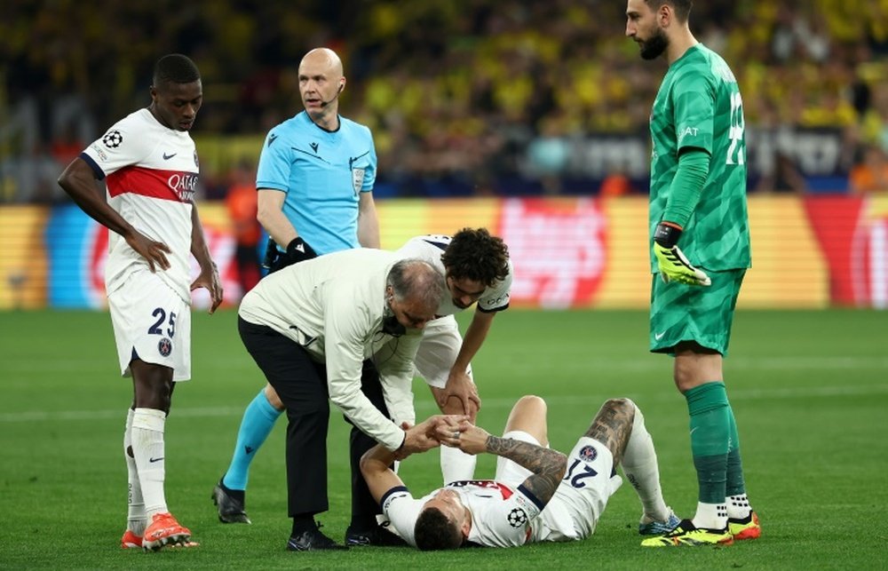 Lucas Hernandez sofre uma ruptura do ligamento e está fora da Euro. AFP