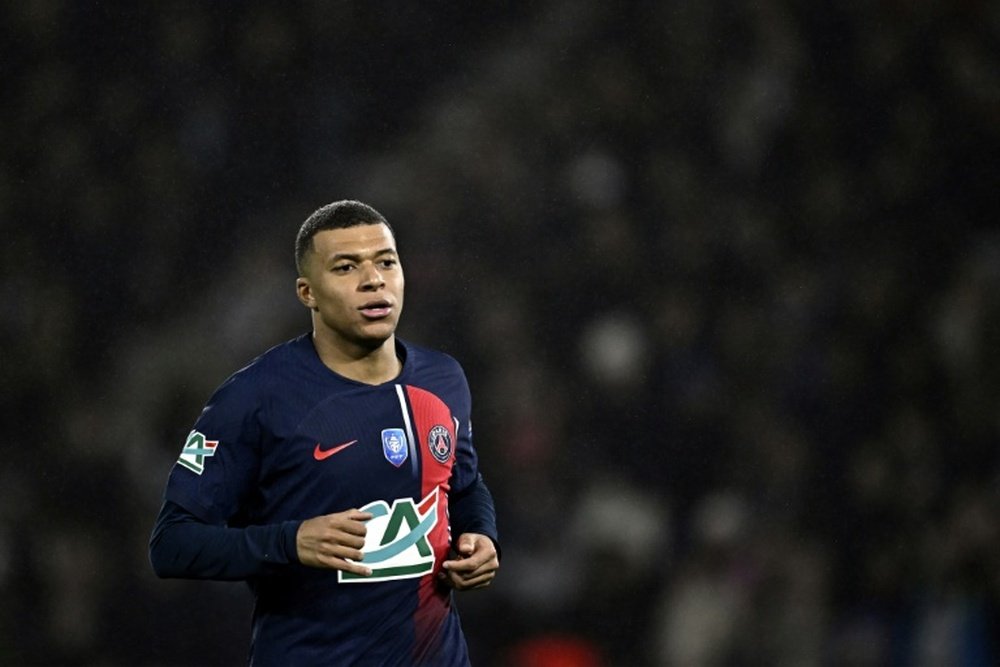 Mbappé informou ao Paris Saint-Germain que deixará o clube francês. AFP