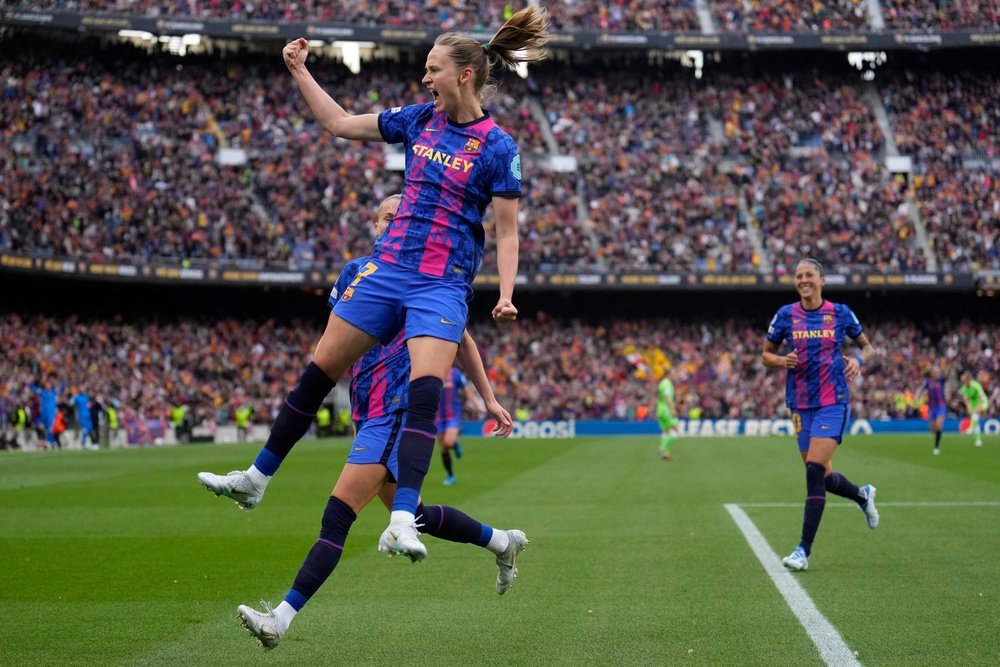 Caroline Graham Hansen, com a camisa do Barça. EFE / Alejandro García