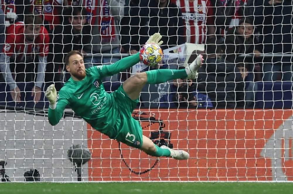 O Atlético de Madrid está disposto a ouvir ofertas por Oblak. EFE/Kiko Huesca