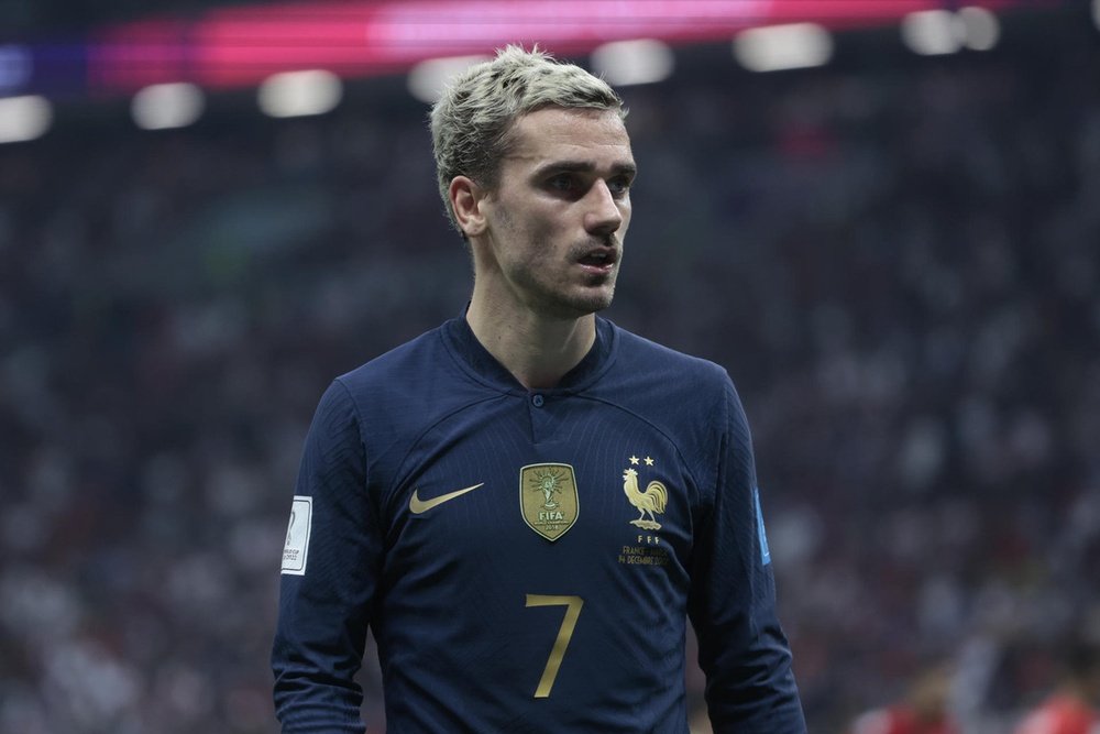 Nasri não coloca Griezmann entre os melhores jogadores da história francesa. EFE