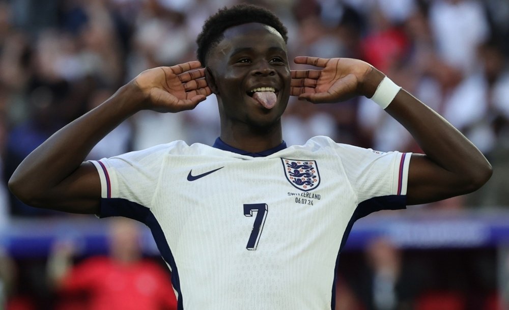 Bukayo Saka, da Inglaterra, comemora seu gol nos pênaltis. EFE