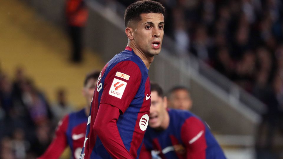 Cancelo é baixa de última hora na visita do Barcelona ao At. Madrid