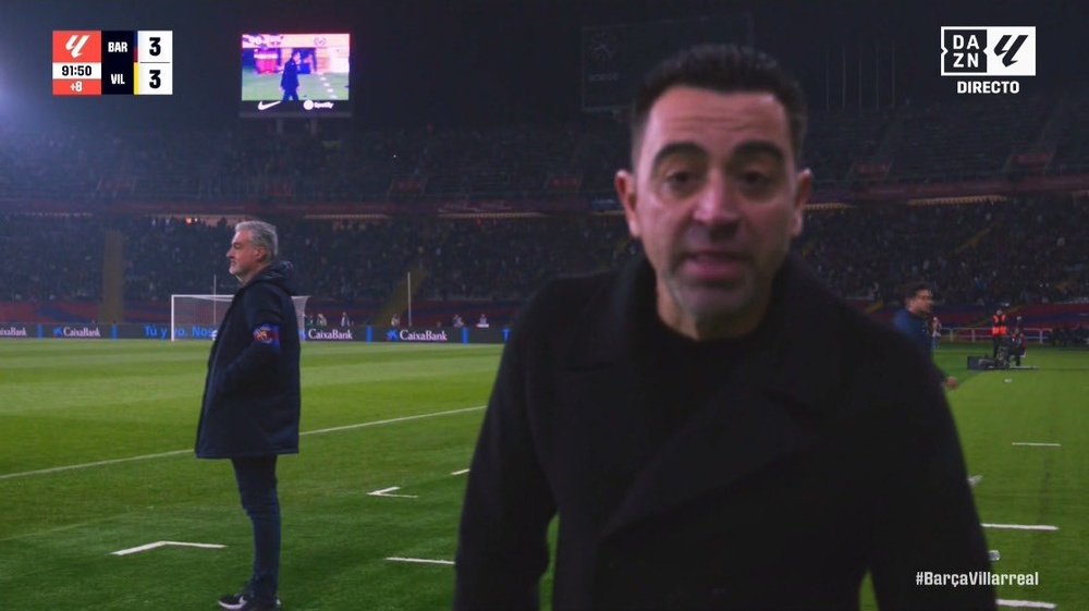 Xavi explode contra a arbitragem. Captura/DAZN