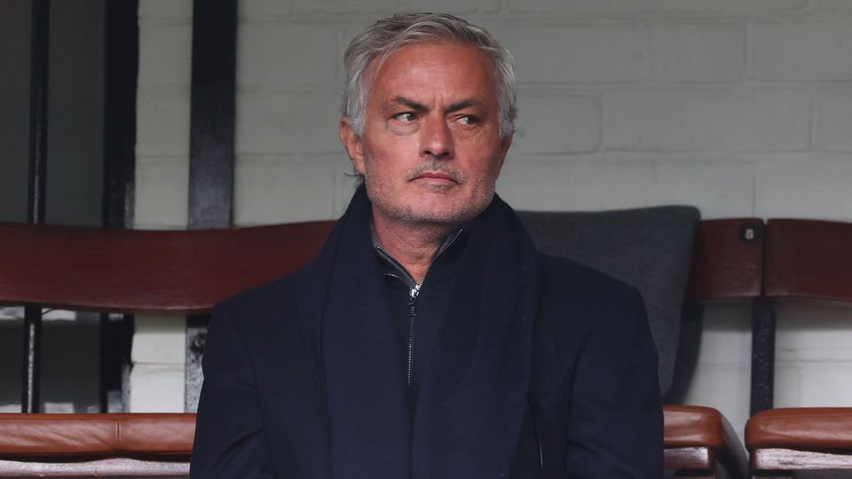 Candidato à presidência do Fenerbahçe acusa Besiktas de mentir sobre Mourinho