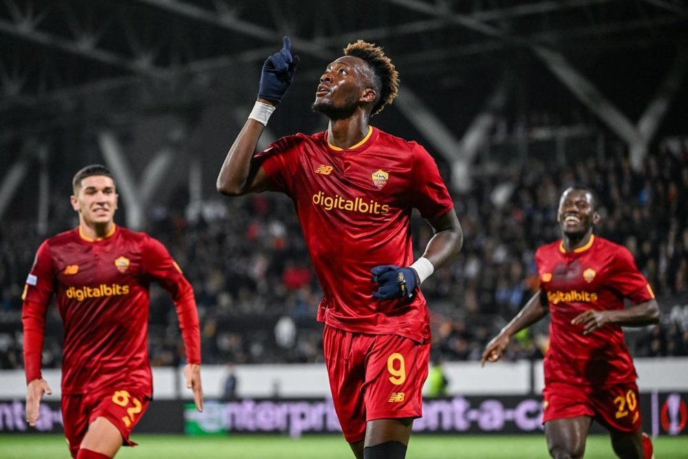 Tammy Abraham volta a jogar após 9 meses. EFE