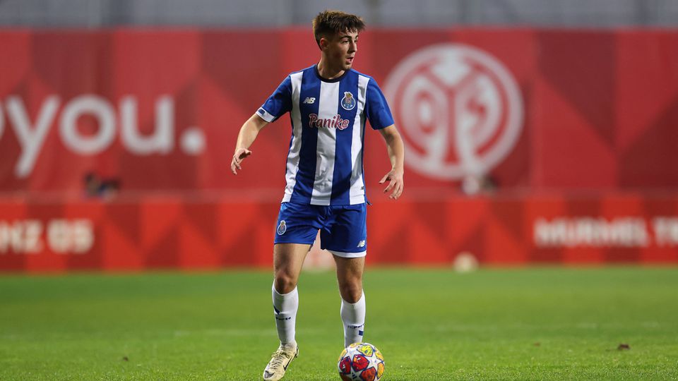 FC Porto: Martim Fernandes renova contrato e fica com cláusula de 50 milhões