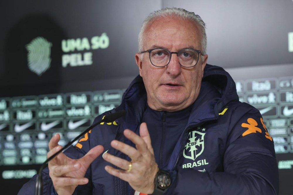 Dorival Júnior defendeu Vinicius. EFE