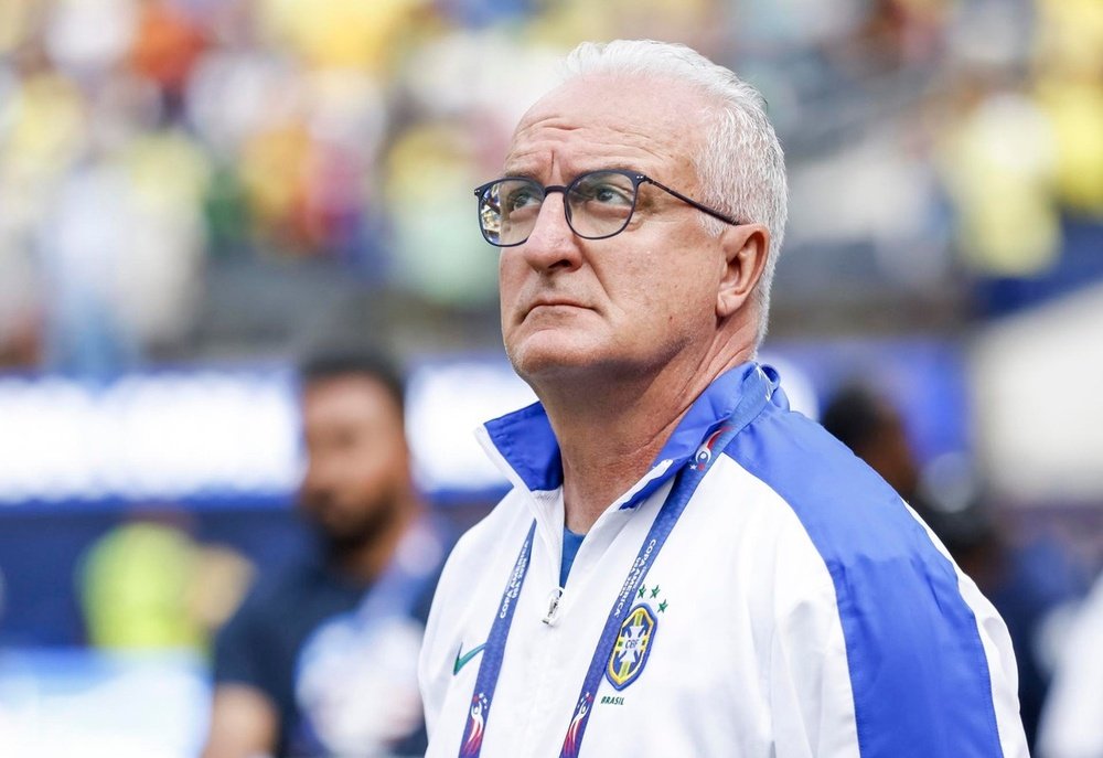 Dorival Júnior durante o jogo. EFE