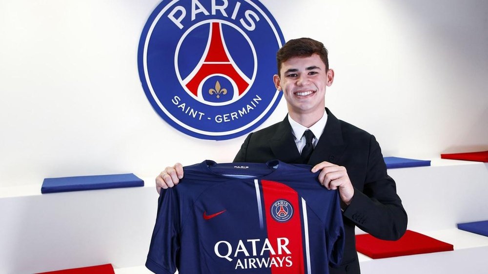 Gabriel Moscardo assina com o Paris Saint-Germain até 2028. PSG