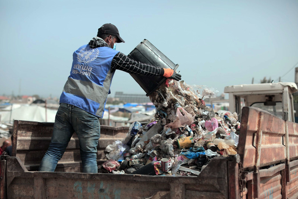 Cerca de 330 mil toneladas de resíduos se acumularam no interior ou perto de áreas povoadas da Faixa de Gaza