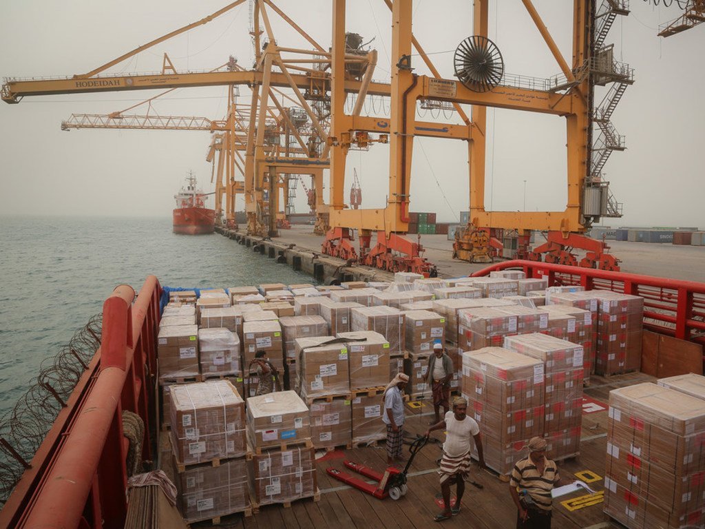 Porto de Hodeida é uma tábua de salvação para milhões de pessoas no Iêmen, país que depende muito de importações de itens essenciais como alimentos, remédios e combustível