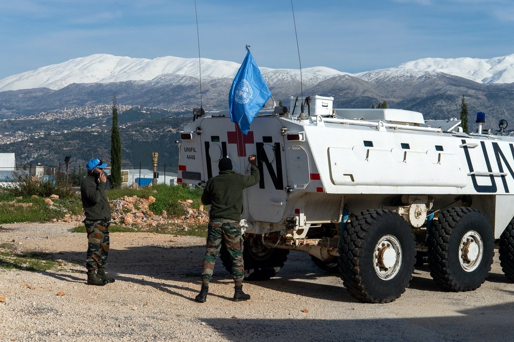 Força Interina da ONU para o Líbano disse que os tanques das forças israelenses entraram à força em uma posição da ONU no sul do Líbano