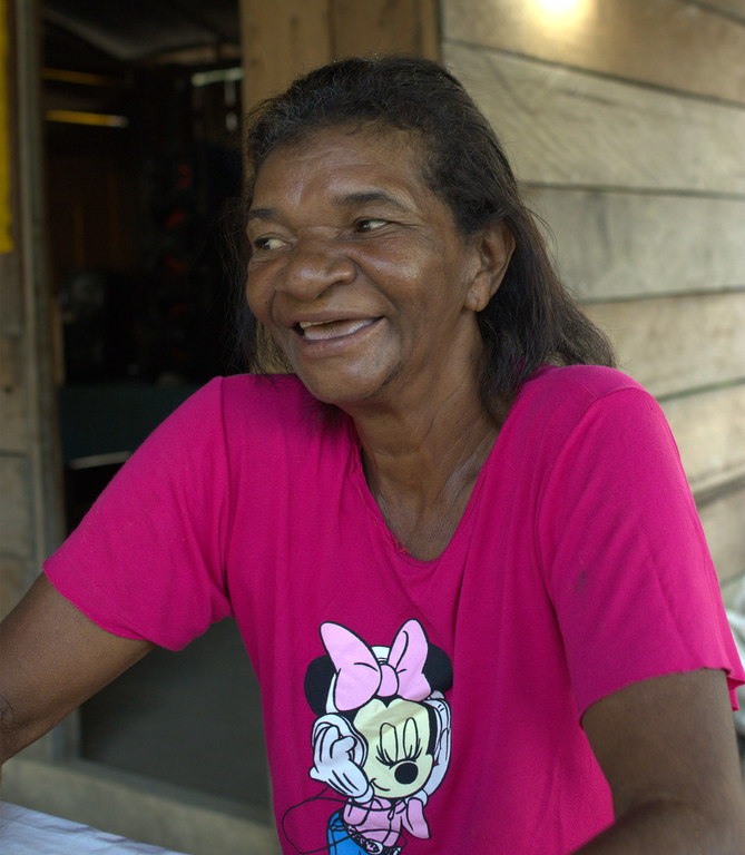 Iranir, uma mulher de 57 anos, começou a trabalhar no garimpo aos 14 anos de idade. Ela queria dinheiro para ajudar sua família a escapar da pobreza que enfrentava em casa.