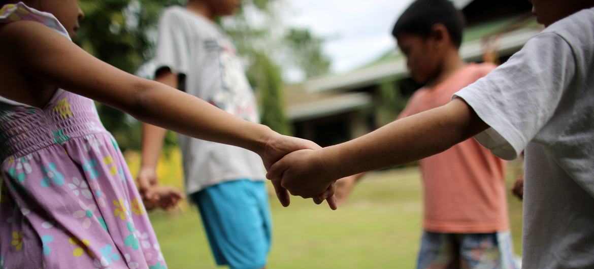 Rede global pode permitir uma interação positiva e um desenvolvimento dos menores como seres humanos autônomos