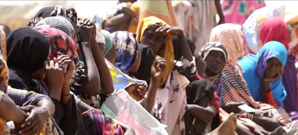 Refugiados sudaneses no campo de Adre, no Chade.