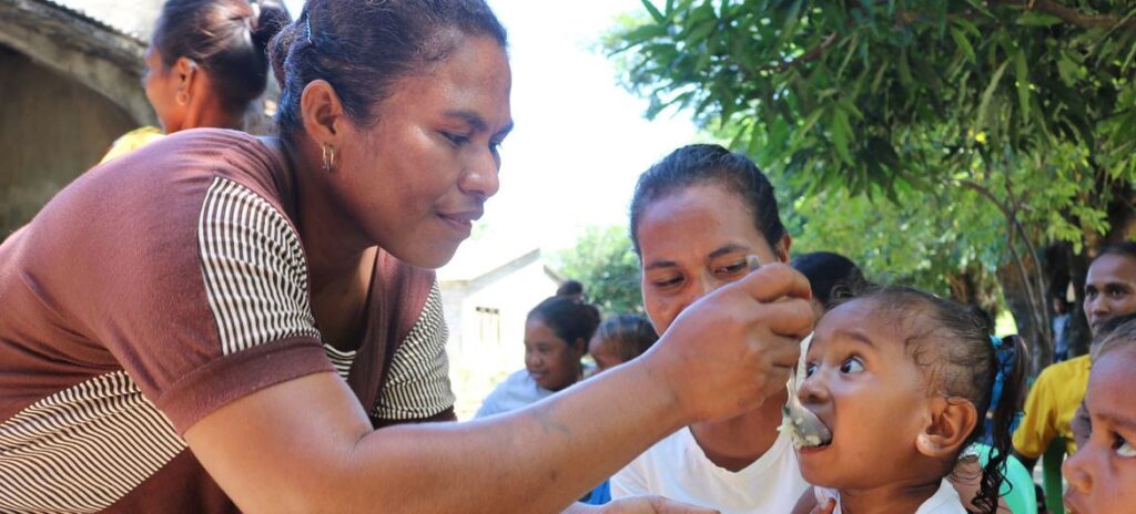 Grupo de apoio a mães no Timor-Leste está promovendo a importância da boa nutrição para todas as crianças.