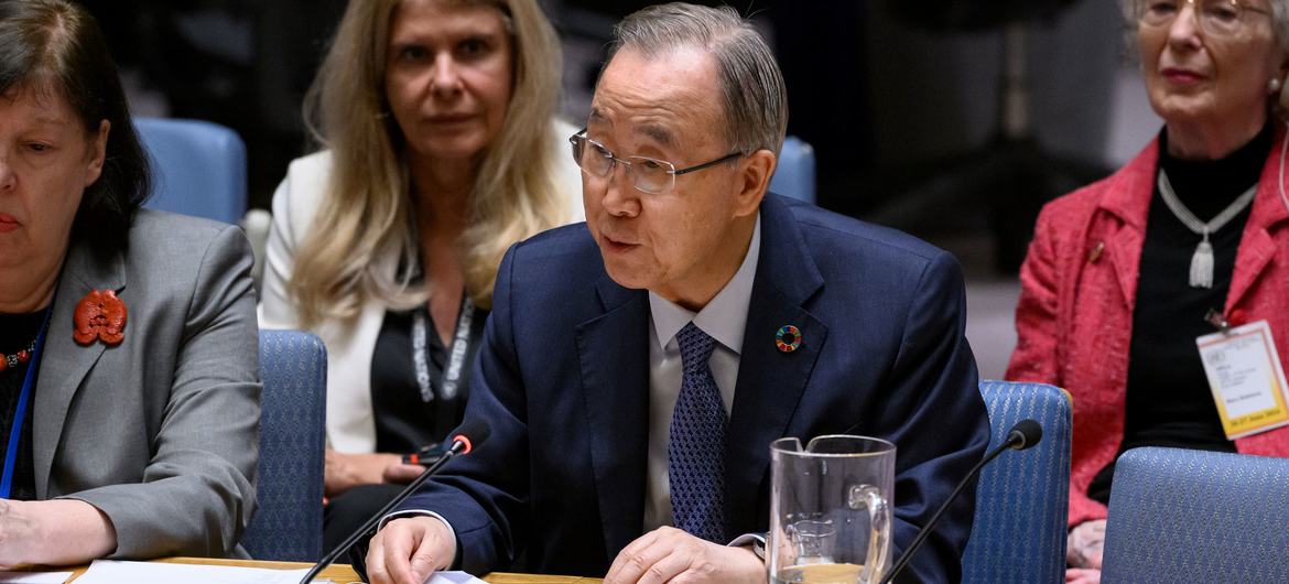 O ex-secretário-geral da ONU e vice-presidente do grupo "The Elders", Ban Ki-Moon,  informa a reunião do Conselho de Segurança sobre crianças e conflitos armados