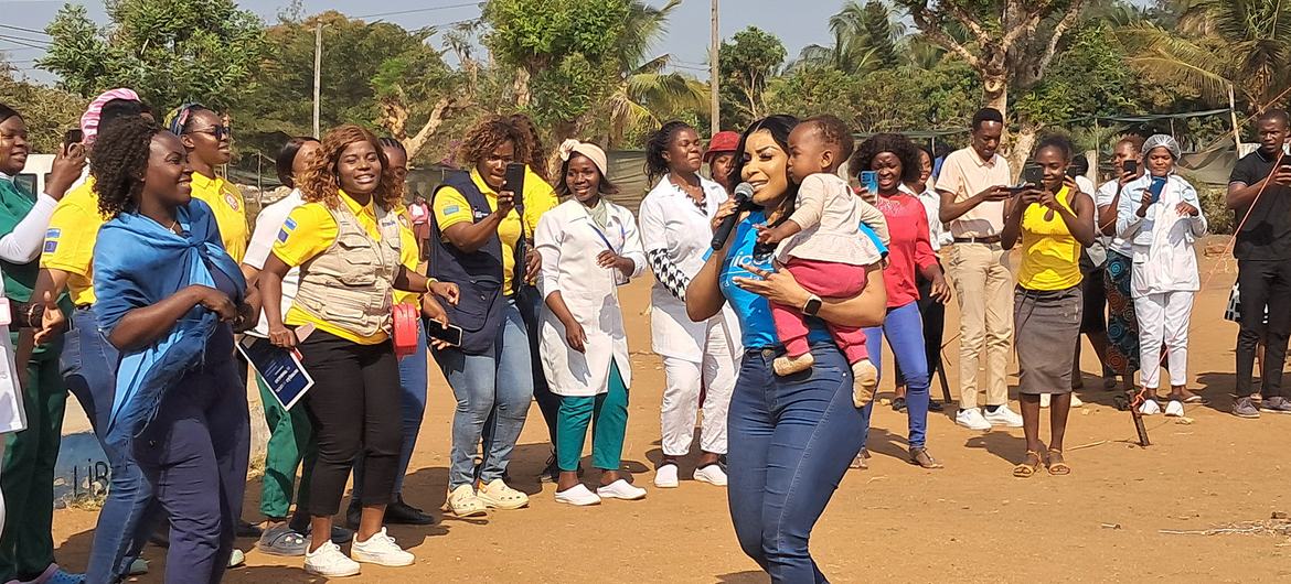 No fim da Semana Mundial de Amamentação, especialistas do Unicef e do governo visitaram a maternidade do Centro de Saúde de Matutuíne, um distrito da província de Maputo