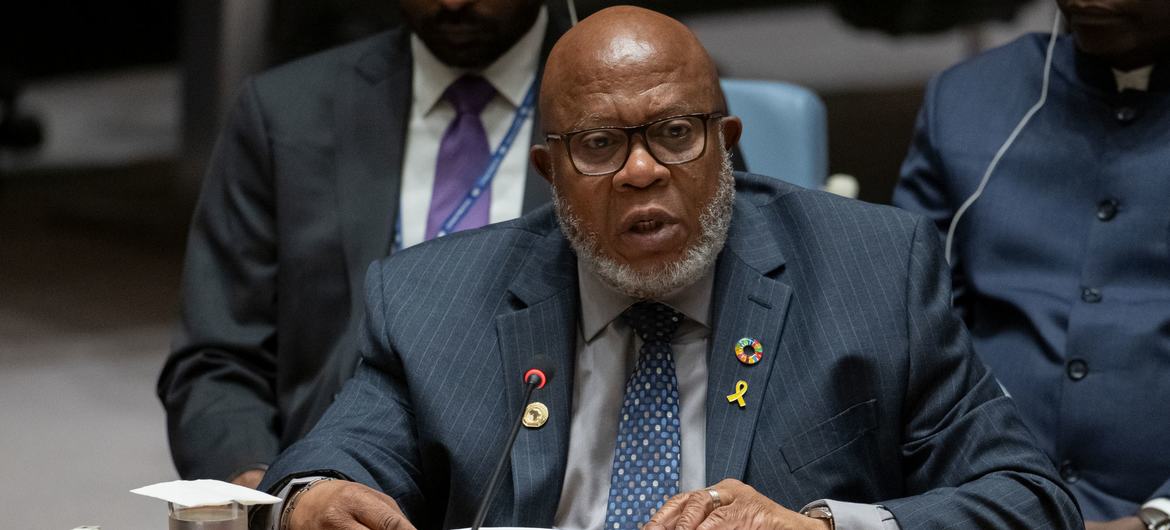 O presidente da Assembleia Geral, Dennis Francis, discursa no Conselho de Segurança da ONU