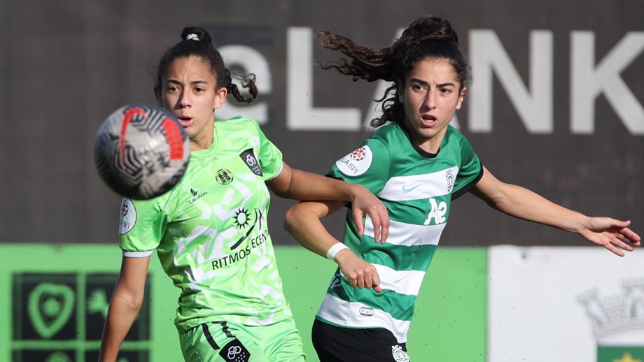 FOCO. Faty Sousa e Joana Martins de olhos na bola