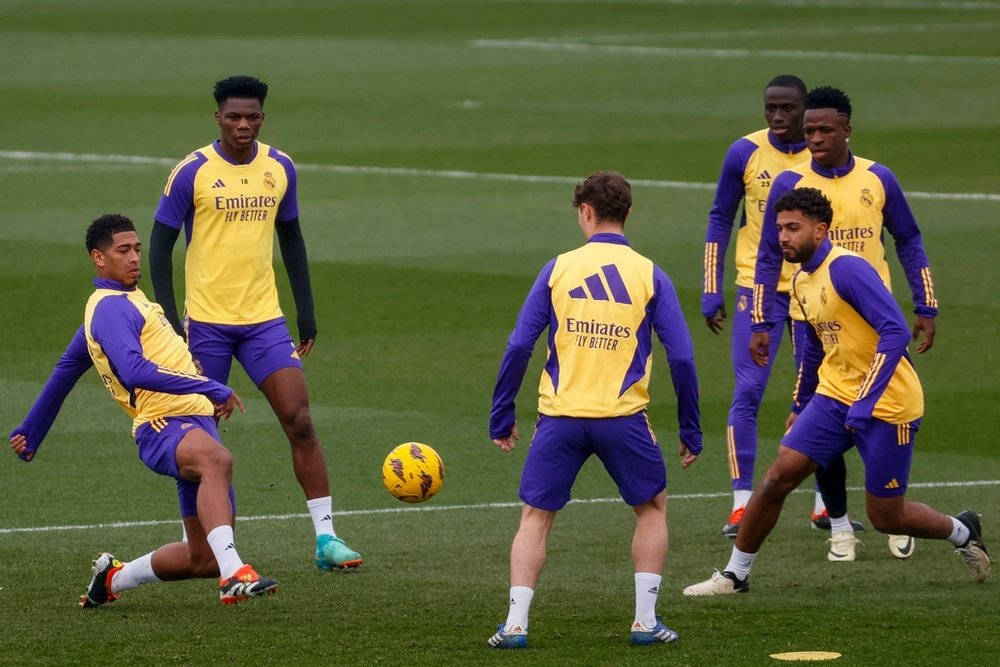 Ancelotti dirigiu a última sessão de treino antes do confronto contra o Getafe. EFE