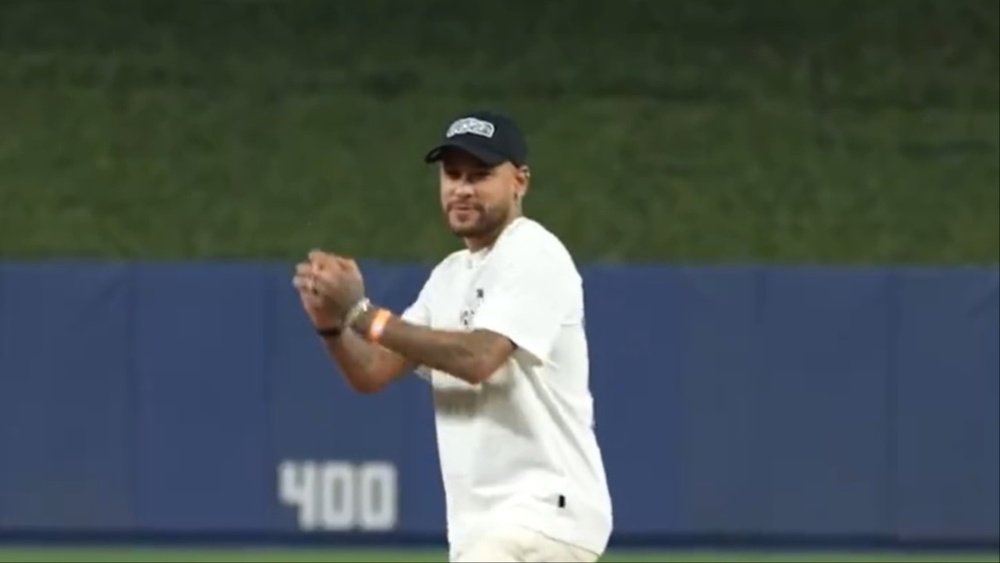 Neymar participa de partida de beisebol em Miami. Captura @MLB